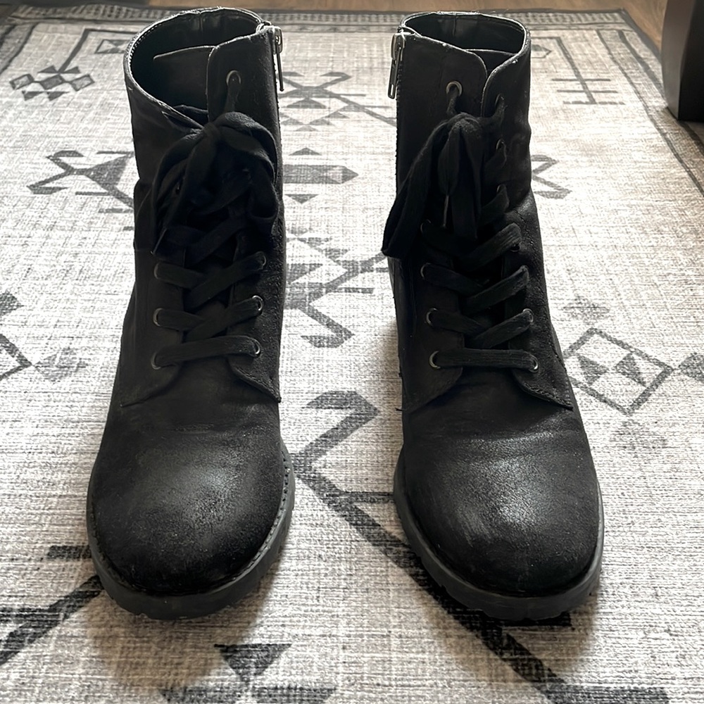 American Eagle booties